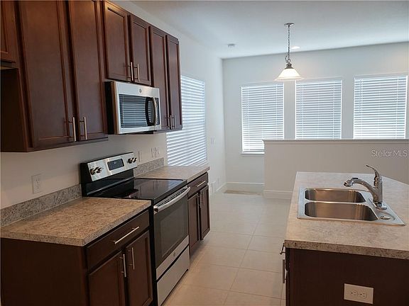 5th image of 13419 Doisy St