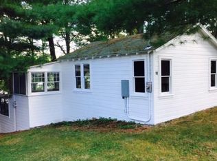 18 Lakeshore Dr, Averill Park, NY 12018