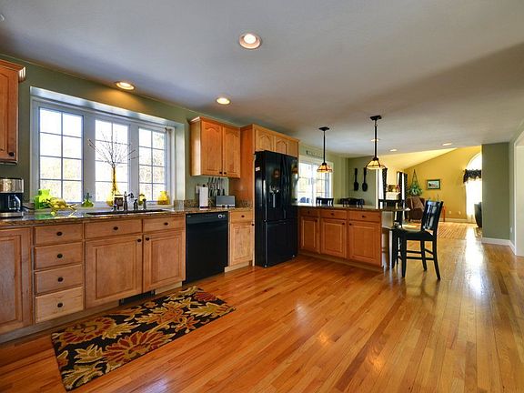 Kitchen with Granite works surfactes
