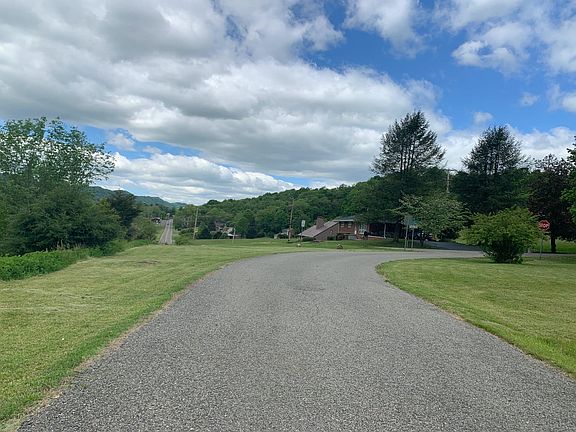5th image of 205 Massey Dr