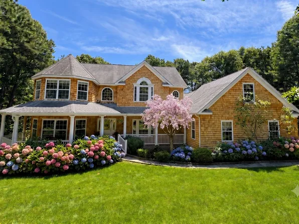 https://photos.zillowstatic.com/fp/4d013951233e097ee04f393fc3be55b2-p_e.webp