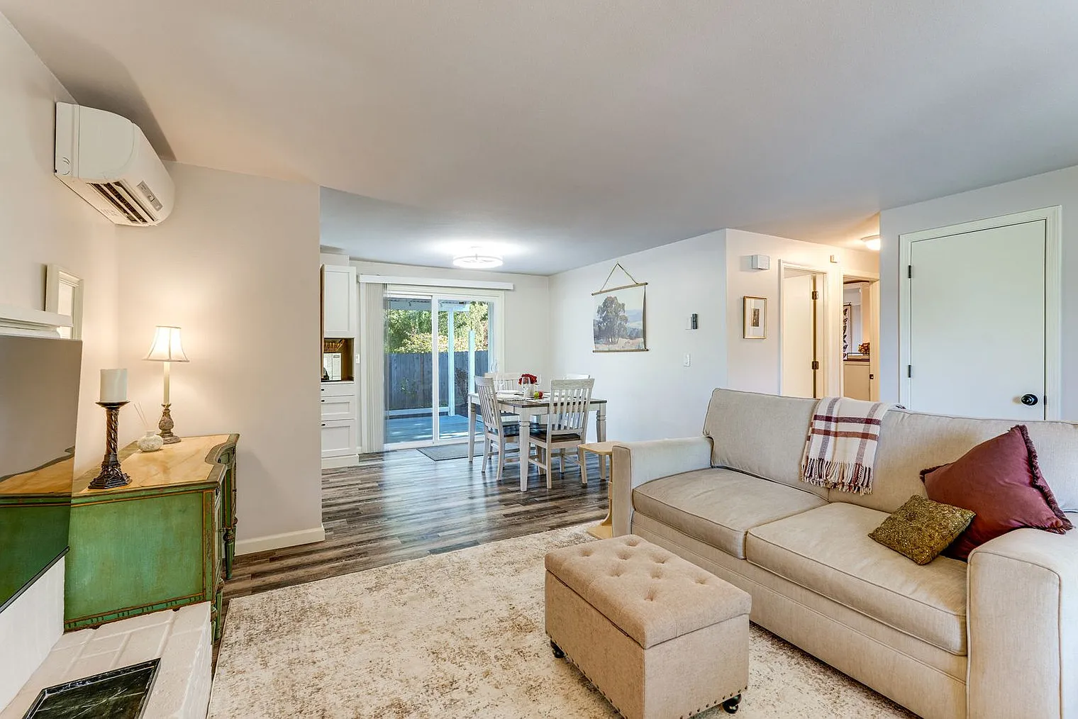 2 bed, 1.0 bath, 990 sqft, $2,559 — Photo 4