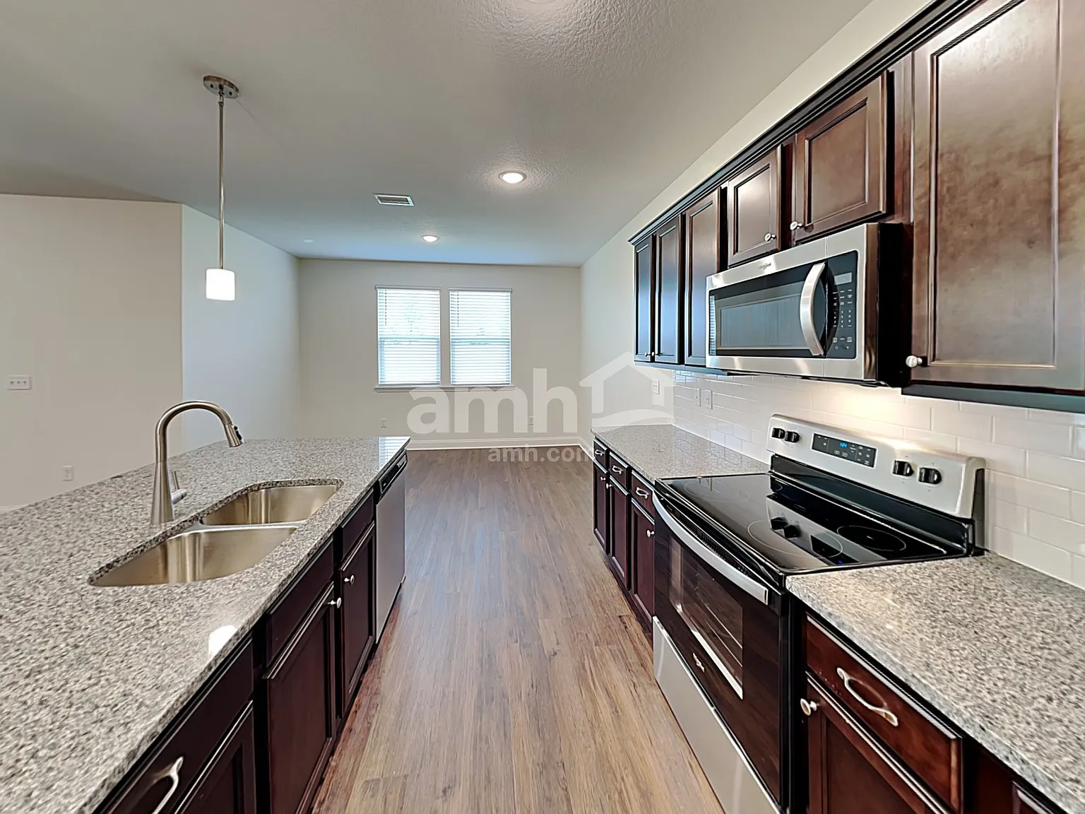 5 bed, 3.0 bath, 2377 sqft, $3,040 — Photo 3