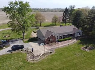 1948 N Us Highway 40, Saint Elmo, IL 62458