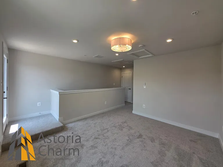 2928 Maisel St — Photo 32