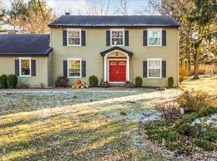 7457 Foxfire Dr, Crystal Lake, IL 60012