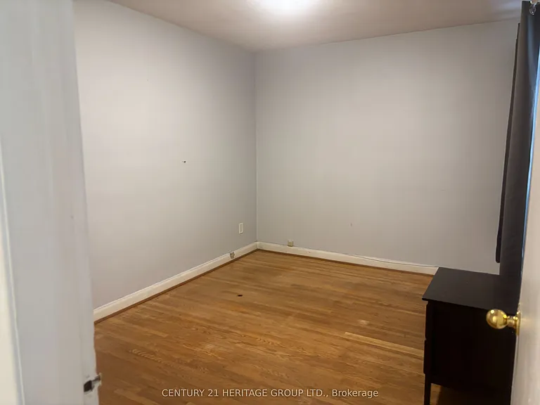 65 Cummer Ave — Photo 17