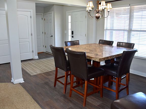 3rd image of 6928 Lucia Dr