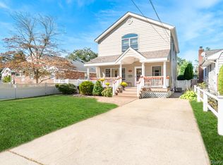 3615 Franklin St, Wantagh, NY 11793