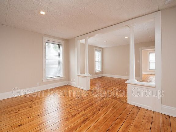 3rd image of 19 Warsaw Ave APT 3