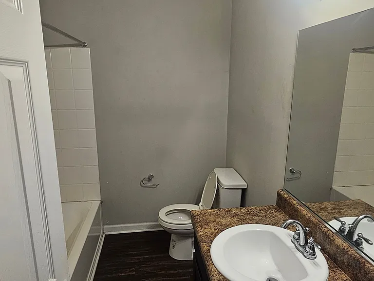 2510 Blossom Ct #B — Photo 7
