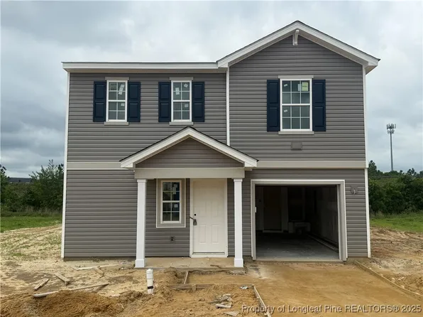 955 Sapphire Stone Ln, Hope Mills, NC 28348