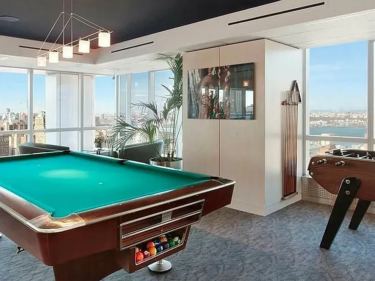 350 W 42nd St #17K — Photo 17