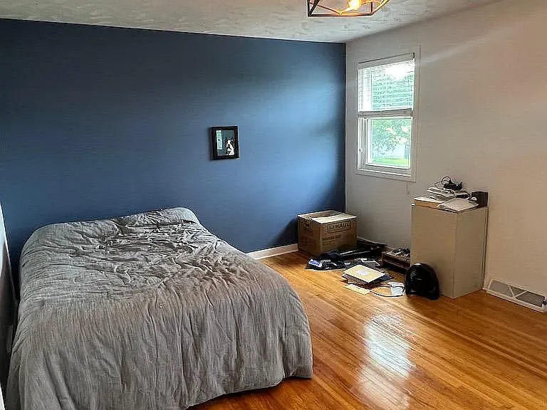 Bedroom 4 (on floor 3)