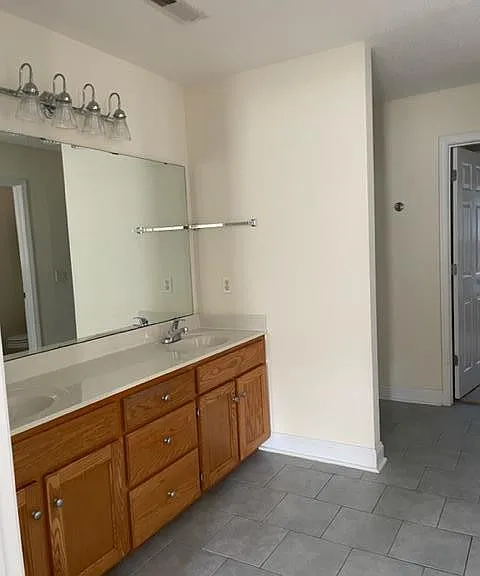 795 Orlando Cir — Photo 16