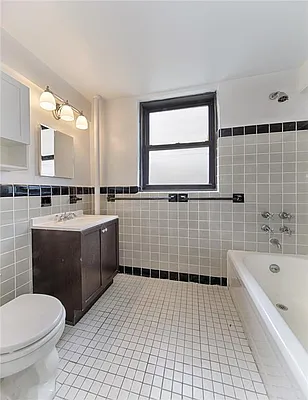 Rented by Bank Neary | media 15