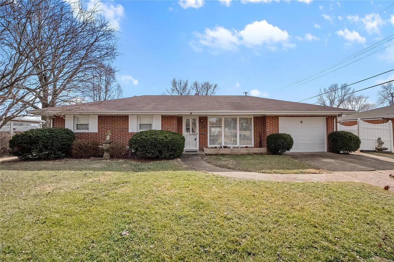 6 Stratford Way photo 1