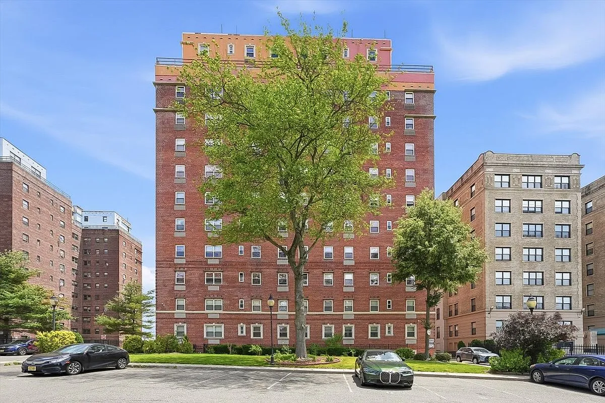 2 bed, 1100 sqft, $2,650 — Photo 3