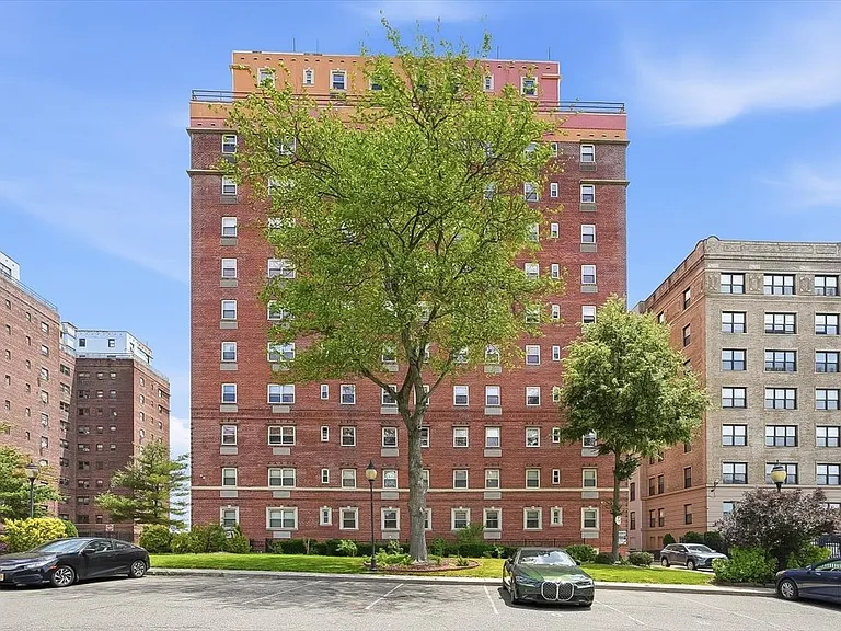70 S Munn Ave #408 — Photo 3