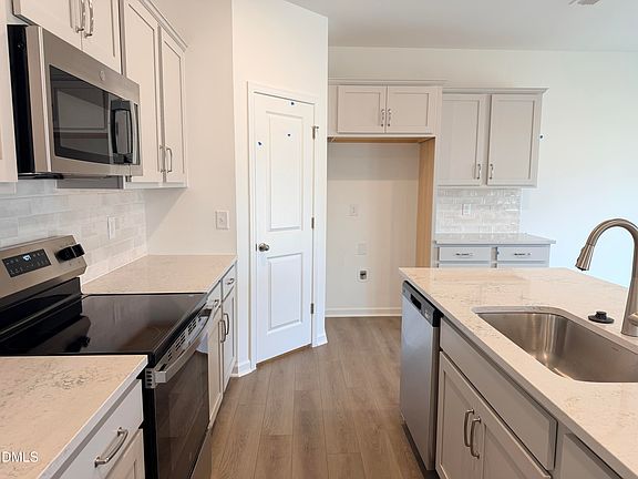 7th image of this home