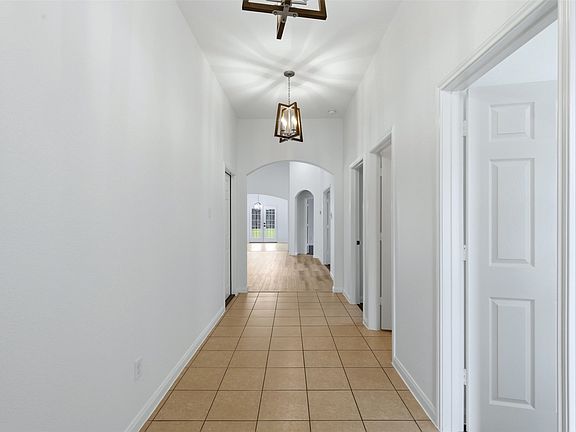 5th image of 205 Oriole Dr