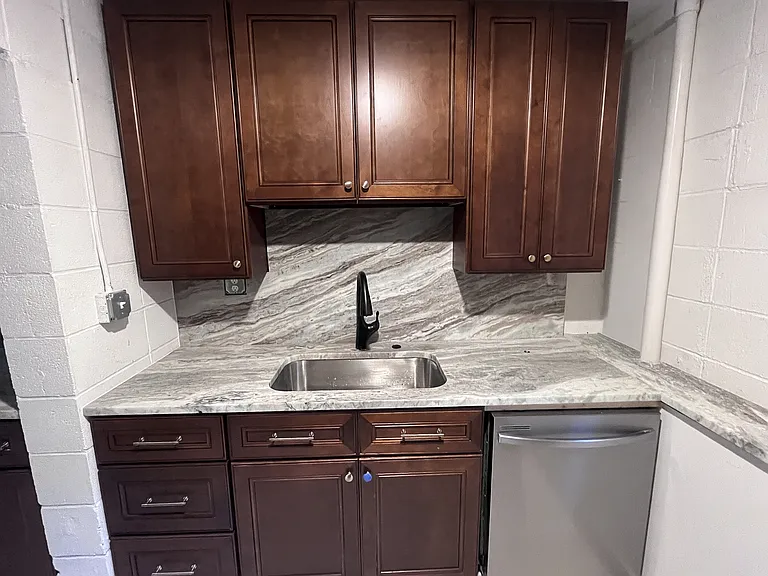 1204 Linden Pl #B — Photo 5