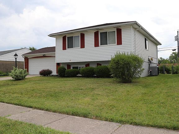 3rd image of 843 Halesworth Dr