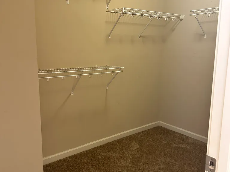 3944 Winthrop Dr — Photo 15