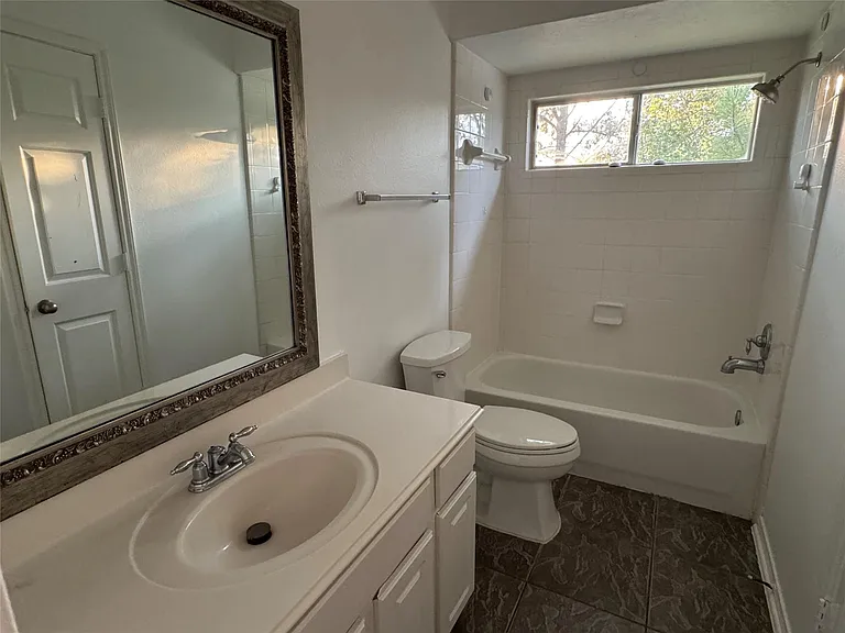 6311 Auburn Terrace Ct — Photo 24
