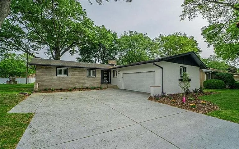 1411 Kraft Dr — Photo 1