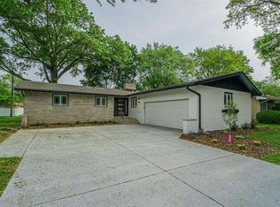1411 Kraft Dr, Munster, IN 46321
