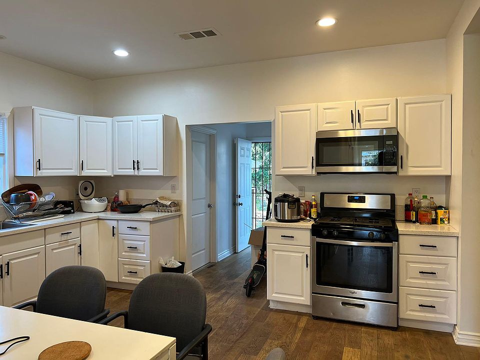 2nd image of 1218 W 38th St