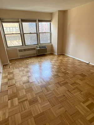 Rented by Akam Sales and Brokerage | media 4