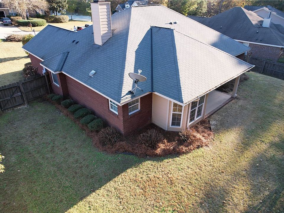 1st image of 210 Oak Park Dr