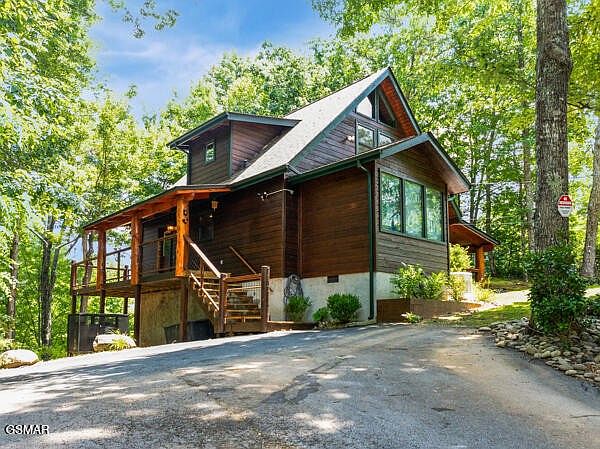 1st image of 514 Deer Path Ln