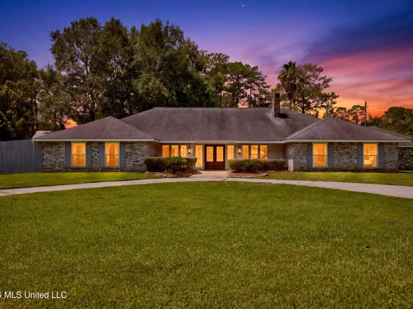 1217 5th Ave, Picayune, MS 39466