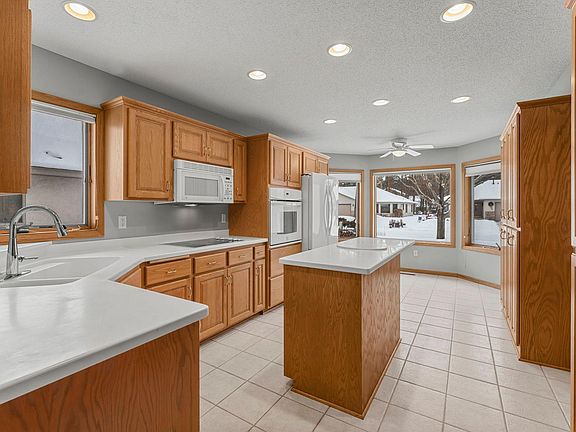 4th image of 547 Woodside Ct