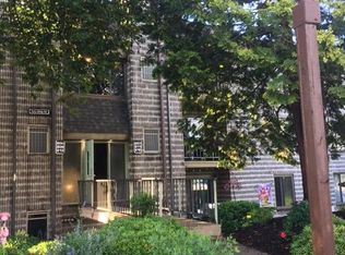 215 E Village Rd, Southampton, PA 18966