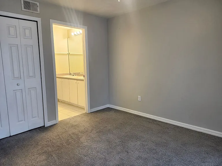 621 SW 47th Ter #103 — Photo 11