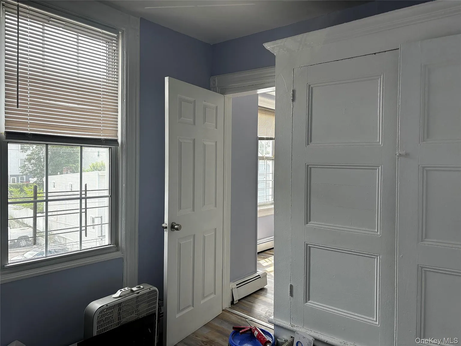 4 bed, 1.0 bath, 3522 sqft, $3,000 — Photo 2
