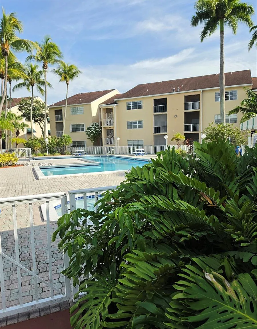 Hammocks Trails Condo — Photo 2