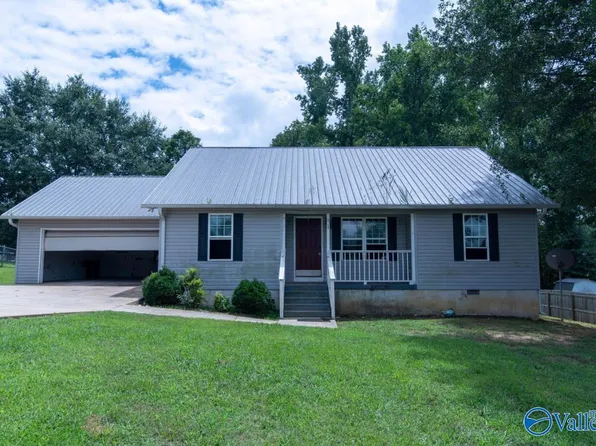 240 Riddle Rd, Albertville, AL 35950