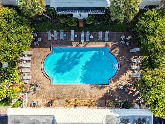 5th image of 310 S Cypress Rd #701