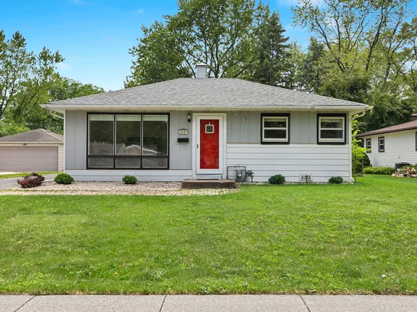 2207 Campbell St, Rolling Meadows, IL 60008