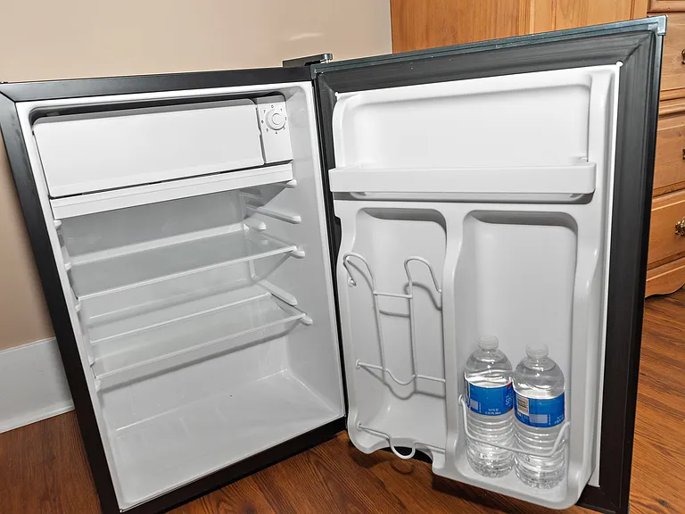 Third floor guest rooms have a mini-fridge.