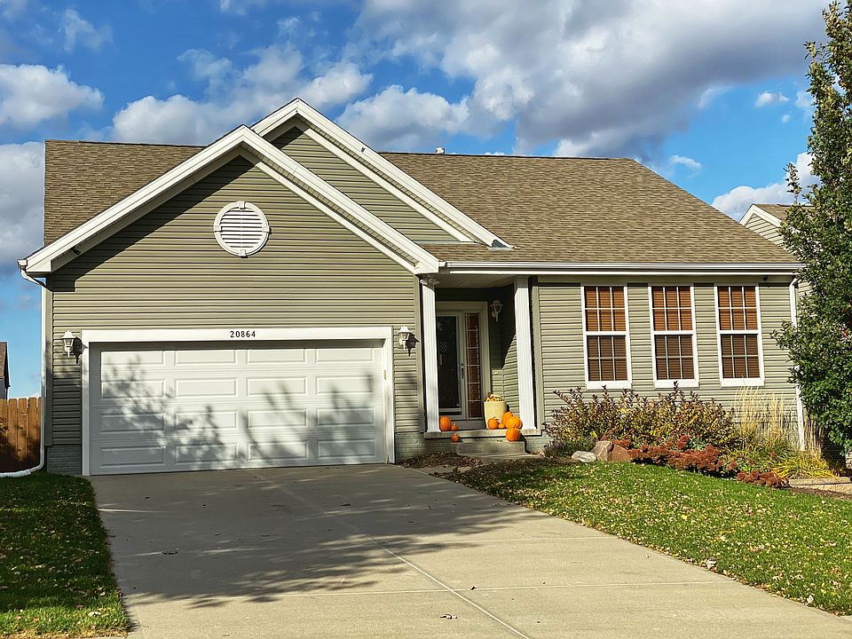 1st image of 20864 Honeysuckle Dr