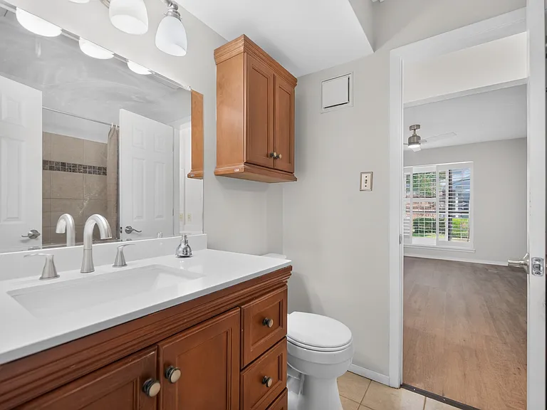 2111 E Belt Line Rd — Photo 21