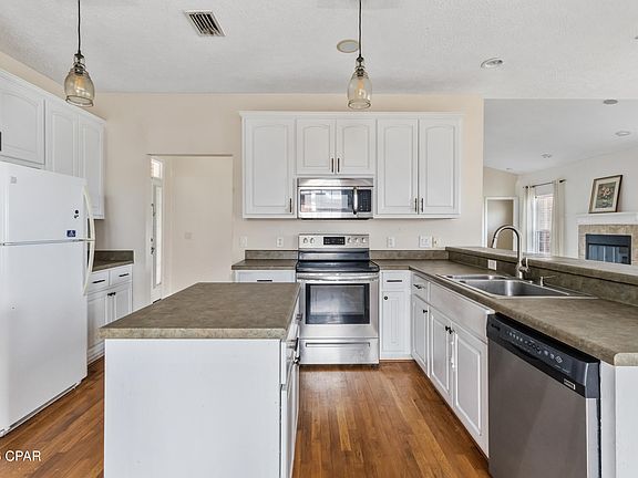 5th image of 4831 McCall Ln