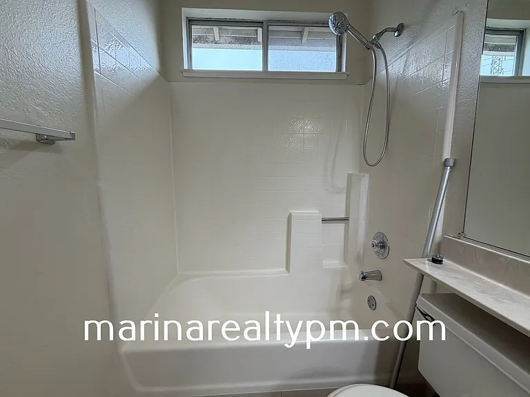 115 James River Rd — Photo 27
