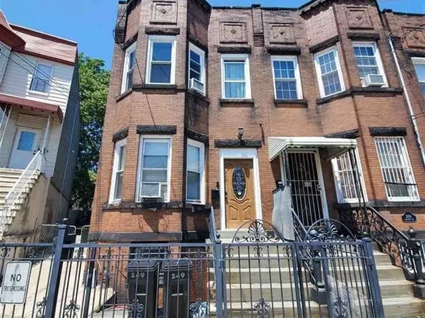 249 Arlington Avenue image 1 of 7